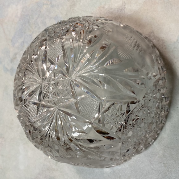 Beautiful design crystal led bowl very nice condition - Picture 5 of 5